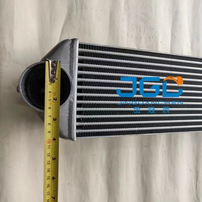 ZAX200-3 Intercooler koparki do układu chłodzenia silnika Części zamienne do koparek 4650354