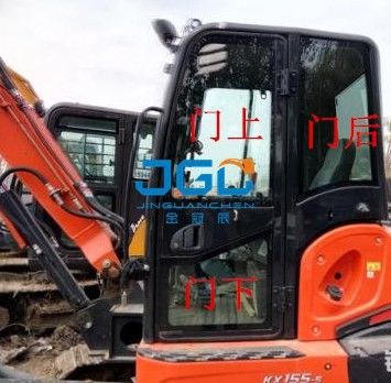 Koparka KX155-5 Przednia szyba tylna, lewe i prawe drzwi oraz okna