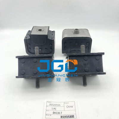 Części koparki Doosan Daewoo DH130-7 Gumowe nogi silnika.