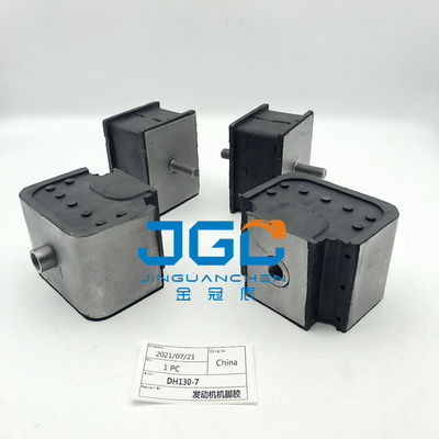 Części koparki Doosan Daewoo DH130-7 Gumowe nogi silnika.