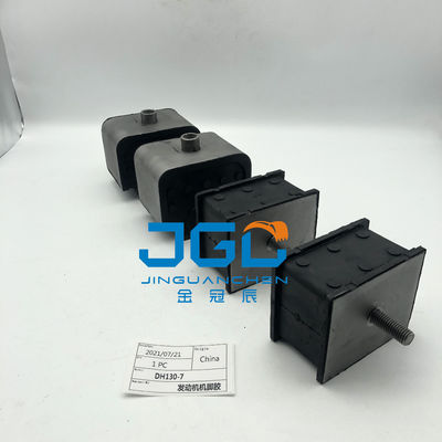 Części koparki Doosan Daewoo DH130-7 Gumowe nogi silnika.