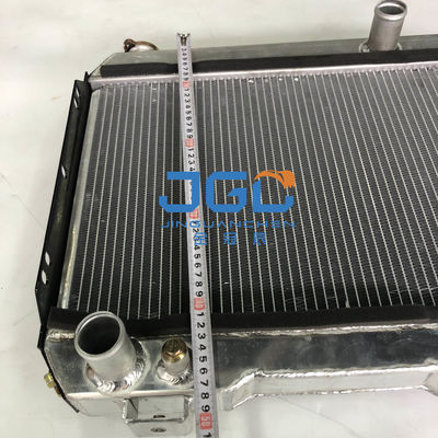 Yuchai YC35 Radiator z zbiornikiem wody do koparki