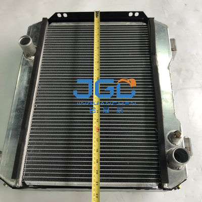 Yuchai YC35 Radiator z zbiornikiem wody do koparki