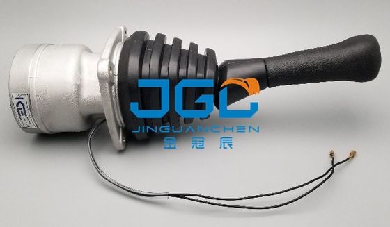Części wykopalni DH200 DH220 DH300-35 Hydraulic Pilot Valve Joystick Lever 420-00237 2420-9516 420-00238 2420-9517