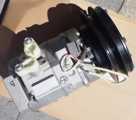 Kompresor klimatyzacyjny PC200-8/240-8MO/360-8/360-7 do koparki 67865