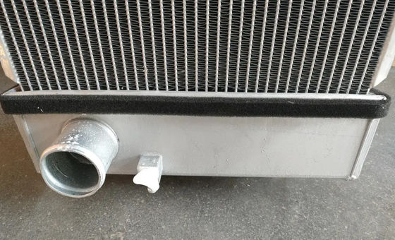 PC200-8 PC220-8 PC220LC-8 PC240-8 PC240LC-8 Radiator kopalni 206-03-21412 206-03-21411