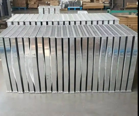 Radiator koparki EC360B Wysokiej jakości Materiał aluminiowy fabryczny