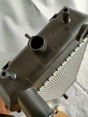 ZAX240-3 ZAX250-3 ZAX260-3 ZAX270-3 ZAX280-3 ZAX360W-3 Radiator kopalni 4650355