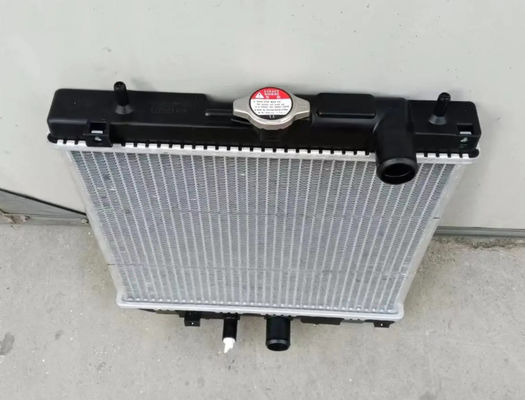 Gorąca sprzedaż K7561-85210 RTV900 Grzejnik Radiator Materiał aluminiowy