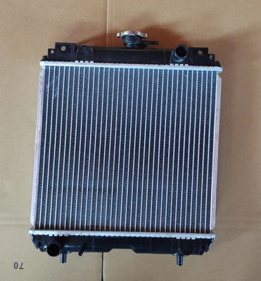 Chłodnik z zbiornikiem wody Assy RA221-42300 Do koparki Kubota U15 U17 U15-3 U17-3