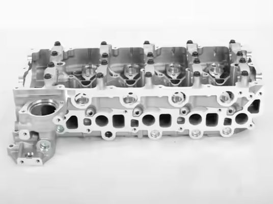 Nowy zestaw głowicy cylindra 4JJ1 z zaworami ISUZU Excavator Construction Machinery Parts
