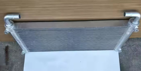 Wysokiej jakości hydrauliczny chłodnik oleju wykopalnia grzejnik ogrzewacz wody 4650353 Model ZAX200-3 ZAX210-3 Do części maszyn budowlanych